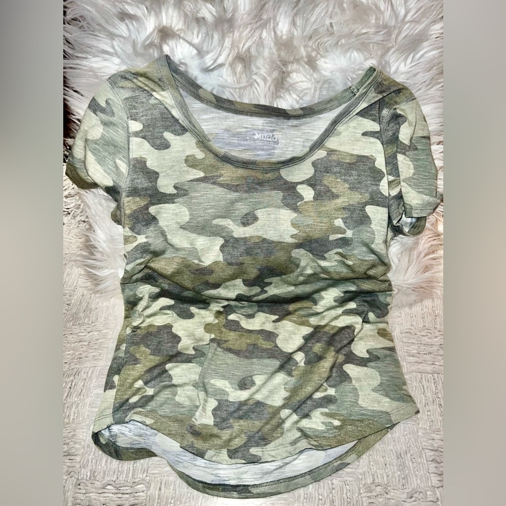 Cute camo short sleeve shirt, size large, by Mudd